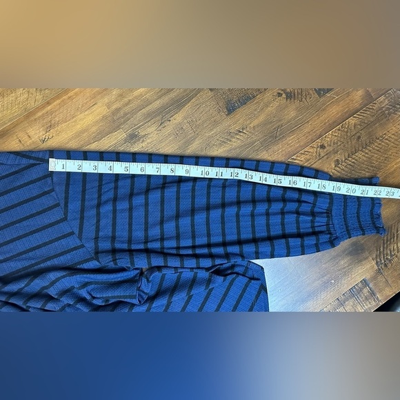 Jessica Simpson Women's Smocked Cuff Long Sleeve 2X Top New Super Soft - Picture 4 of 10